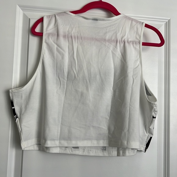 SHEIN NWOT GRAPHIC TANK TOP👚 - Picture 3 of 4